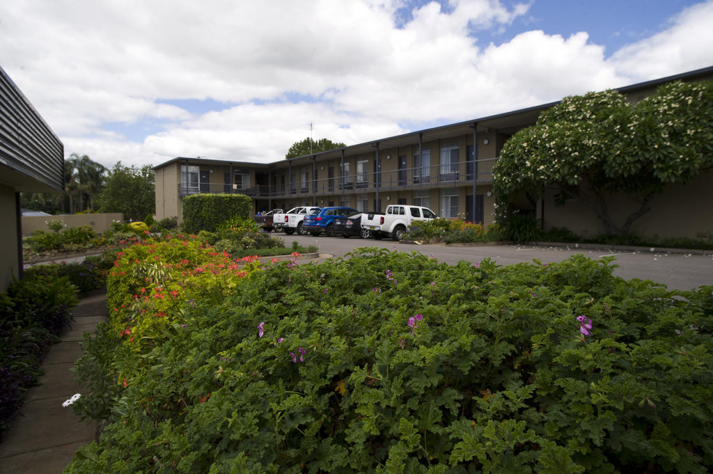 Mid City Motor Inn Singleton Exterior photo
